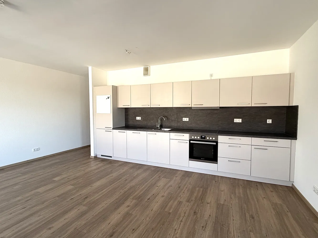 3 Zimmer Wohnung mit 77 m² in Hannover – Bild 1