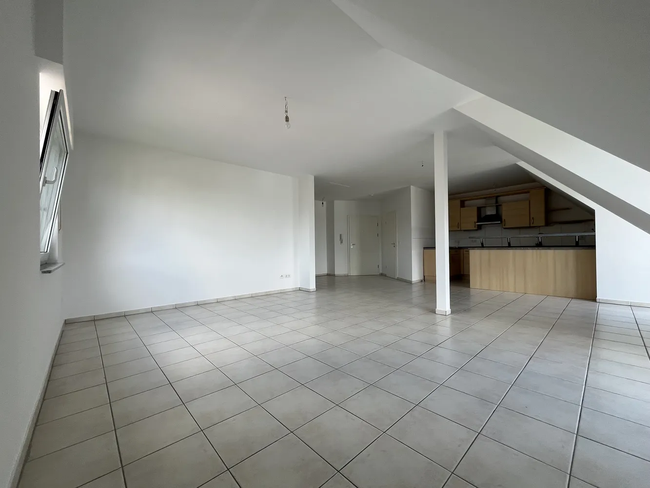 2 room apartment with 68 m² in Düsseldorf – Photo 2