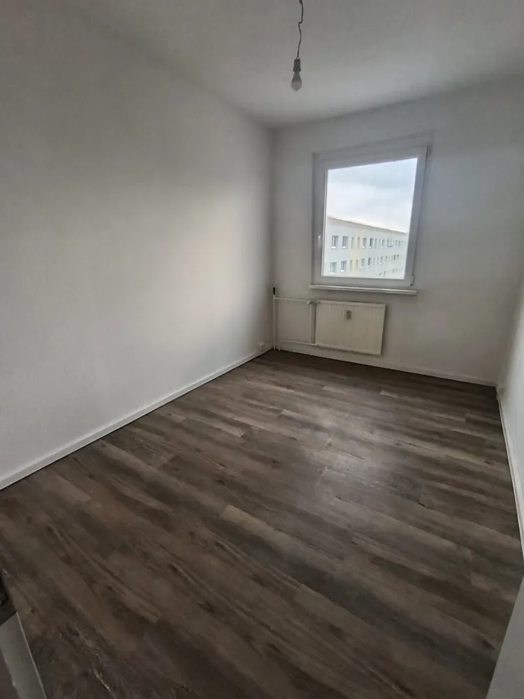 4 Zimmer Wohnung mit 65 m² in Halle (Saale) – Bild 2