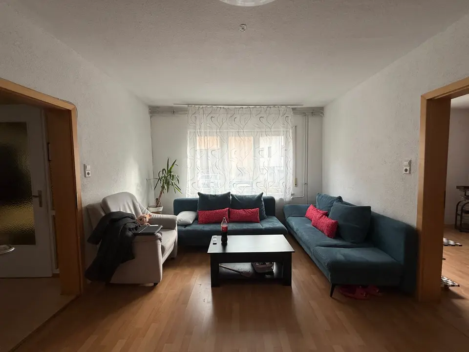 8 Zimmer Haus mit 200 m² in Weingarten – Bild 1