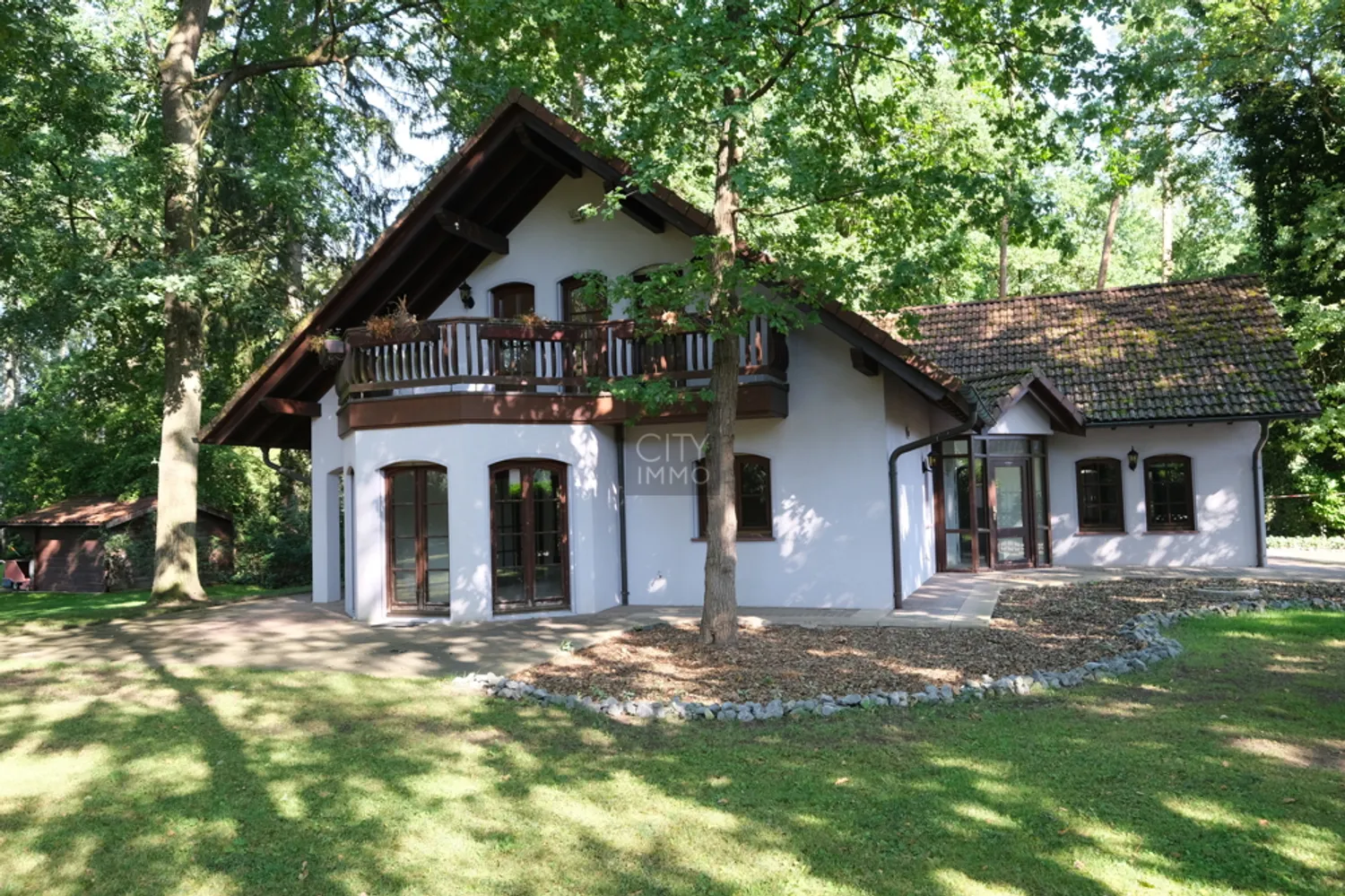 6 Zimmer Haus mit 205 m² in Nürnberg – Bild 1