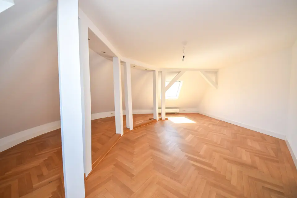 4 Zimmer Wohnung mit 105 m² in Aschaffenburg – Bild 2