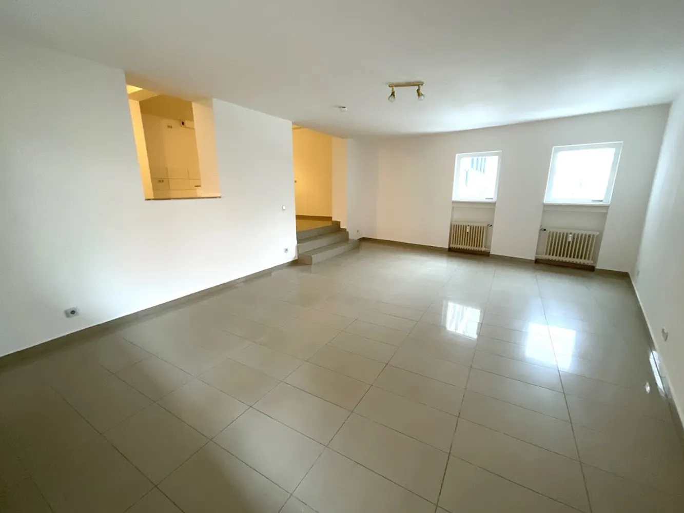 3 Zimmer Wohnung mit 115 m² in Nürnberg – Bild 2