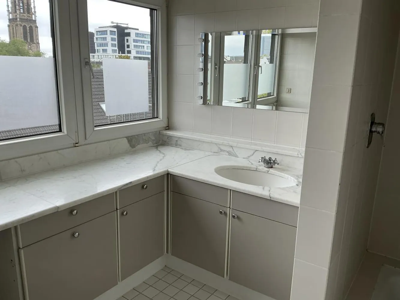 2 Zimmer Wohnung mit 101 m² in Düsseldorf – Bild 6