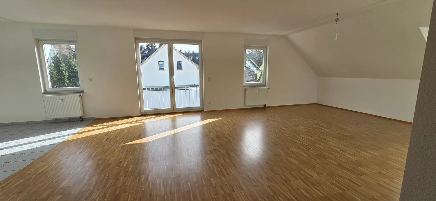 4 Zimmer Wohnung mit 125 m² in Solingen – Bild 2