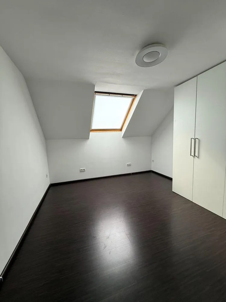 4 Zimmer Wohnung mit 95 m² in Frankfurt am Main – Bild 3