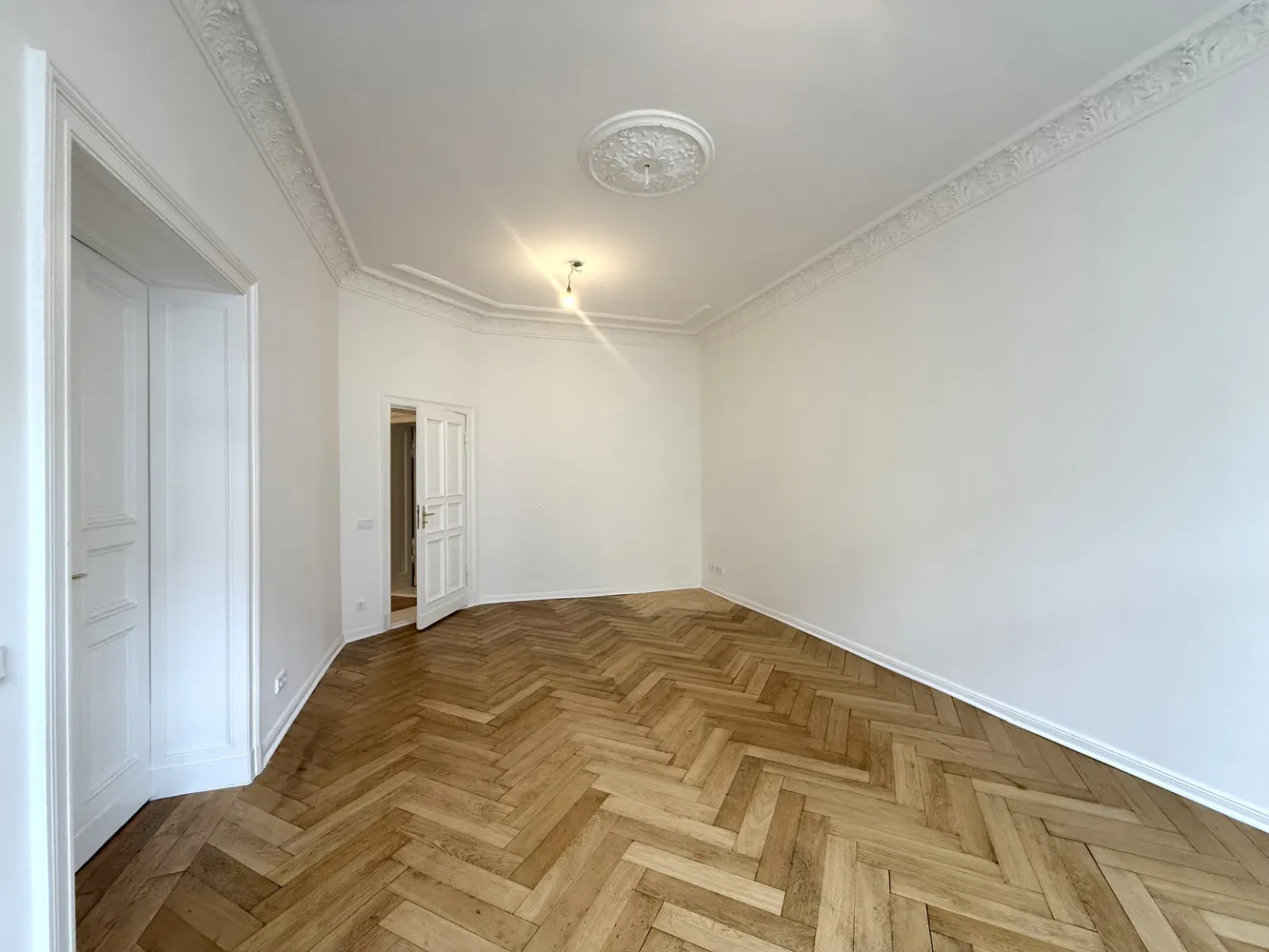 3 room apartment with 110 m² in Berlin – Photo 3
