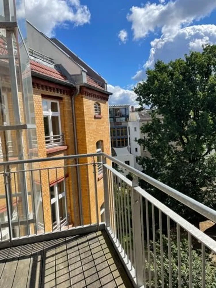 4 room apartment with 225 m² in Berlin – Photo 1