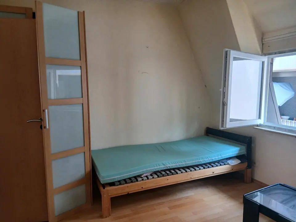 Shared room with 16 m² in Stuttgart – Photo 2