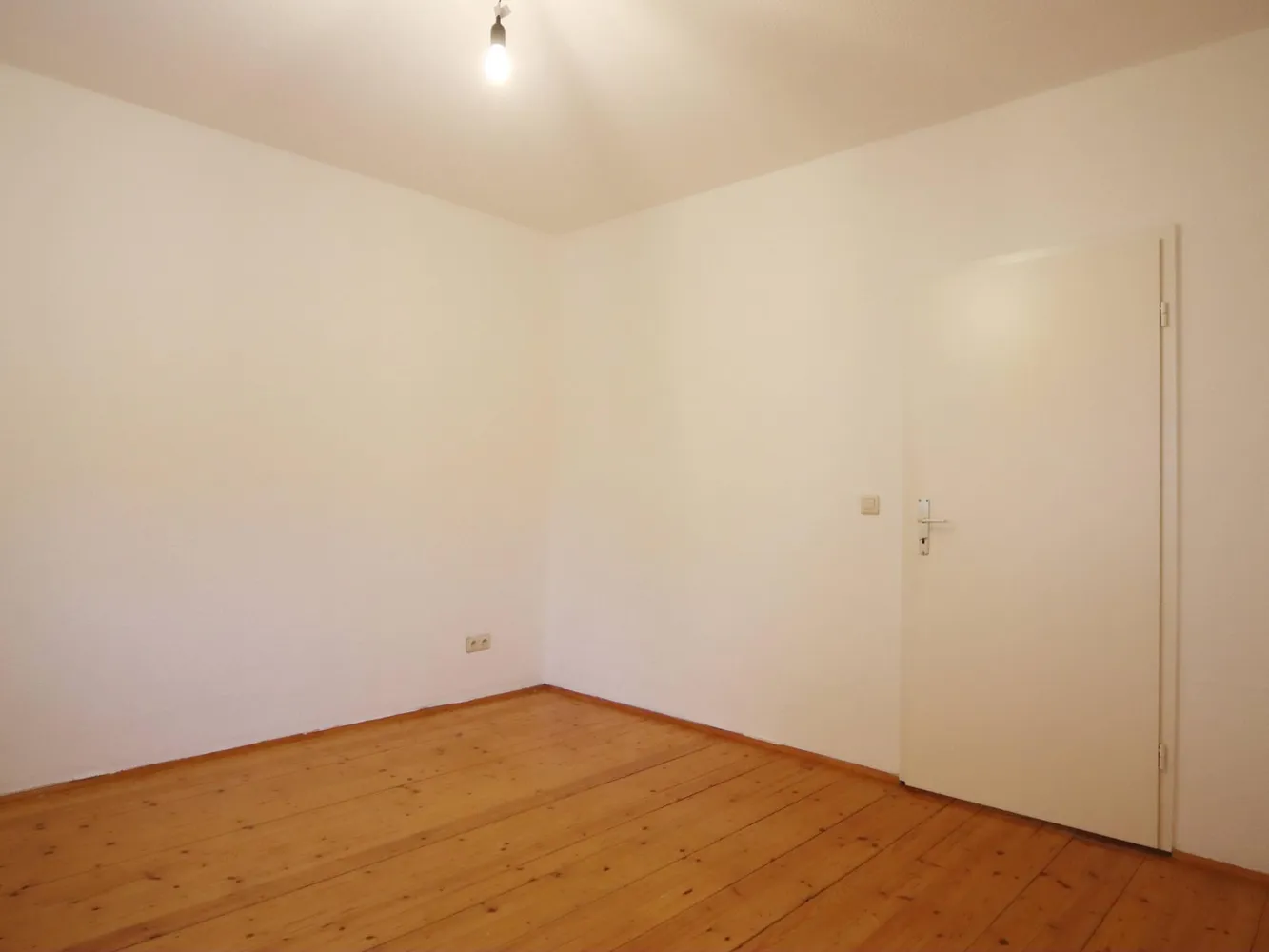 7 Zimmer Wohnung mit 132 m² in Schwabach – Bild 8