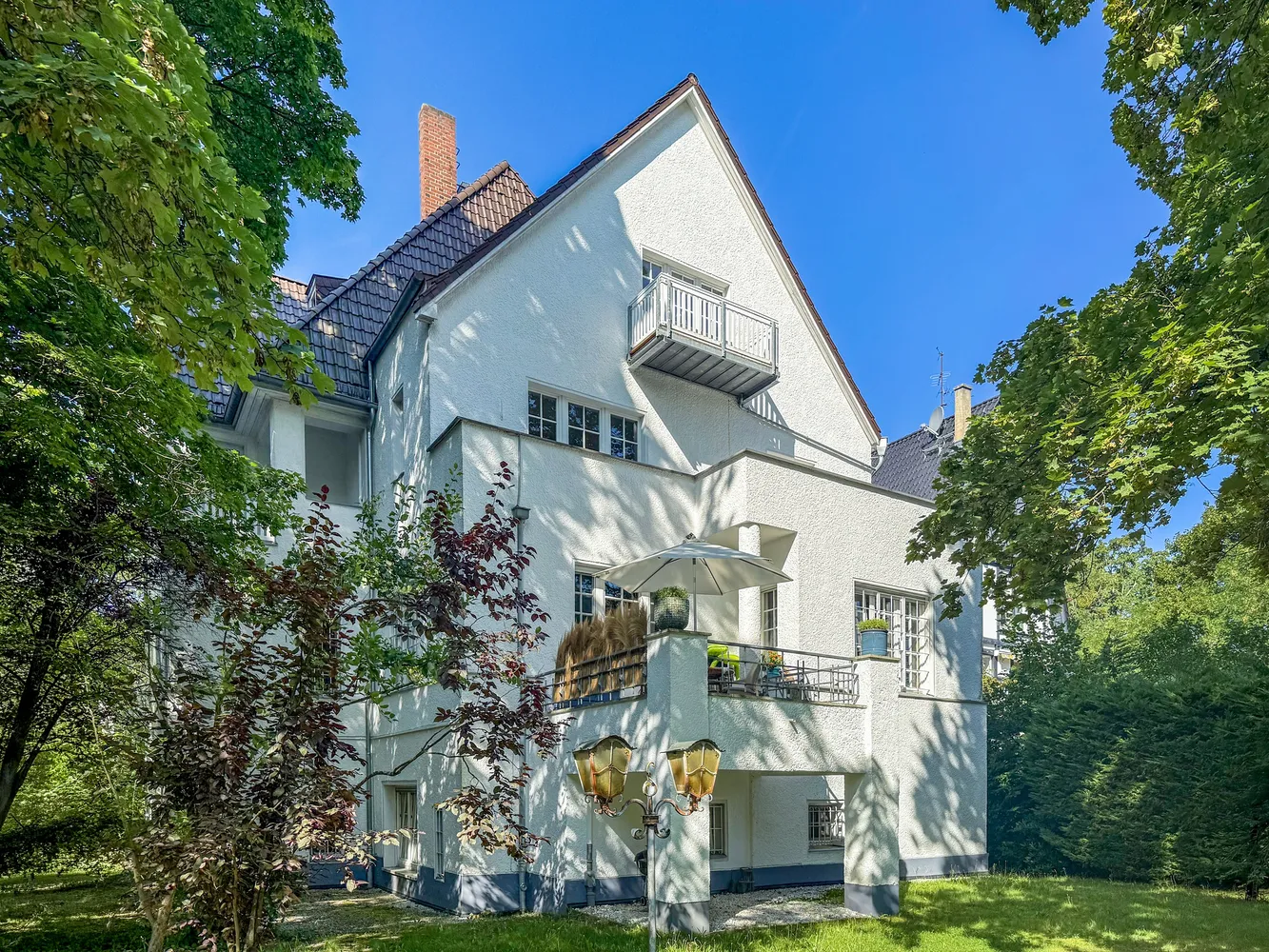 4 Zimmer Wohnung mit 167 m² in Berlin – Bild 1
