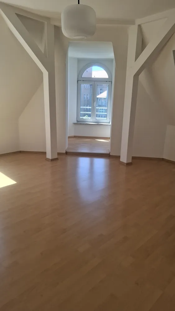 2 Zimmer Wohnung mit 76 m² in Halle (Saale) – Bild 2