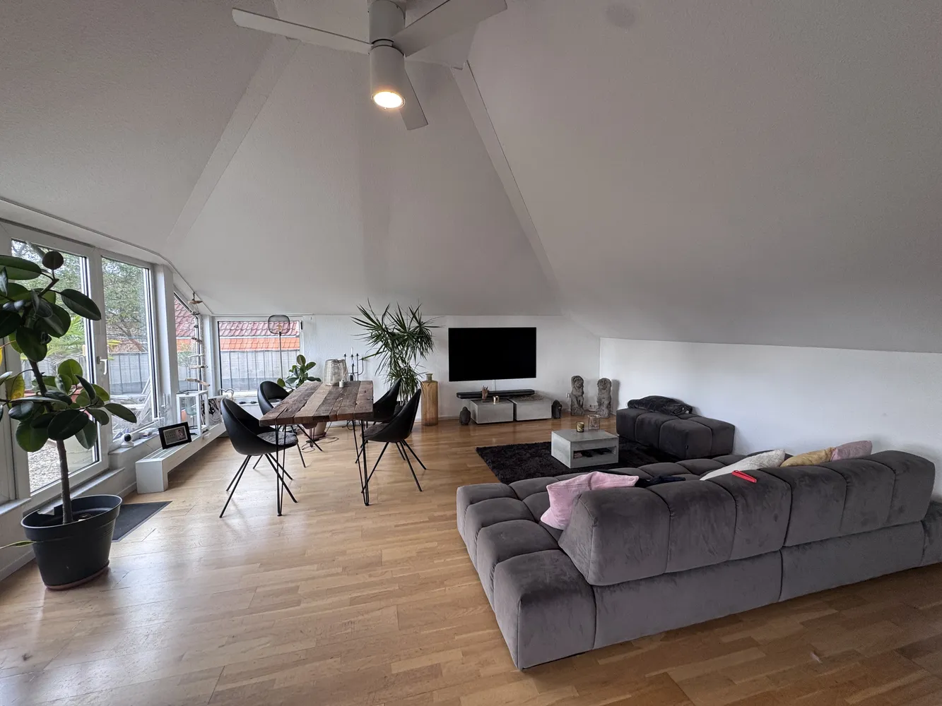 2 room apartment with 82 m² in Cologne – Photo 2