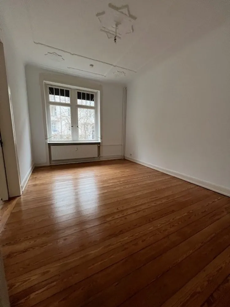 4 Zimmer Wohnung mit 117 m² in Wiesbaden – Bild 2