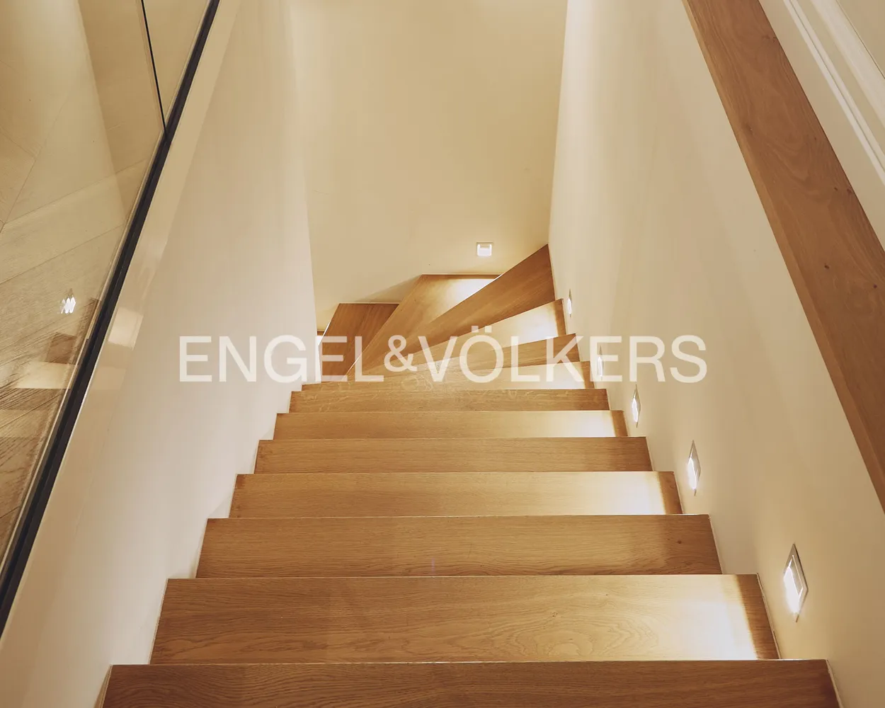 2 Zimmer Wohnung mit 225 m² in Frankfurt am Main – Bild 3