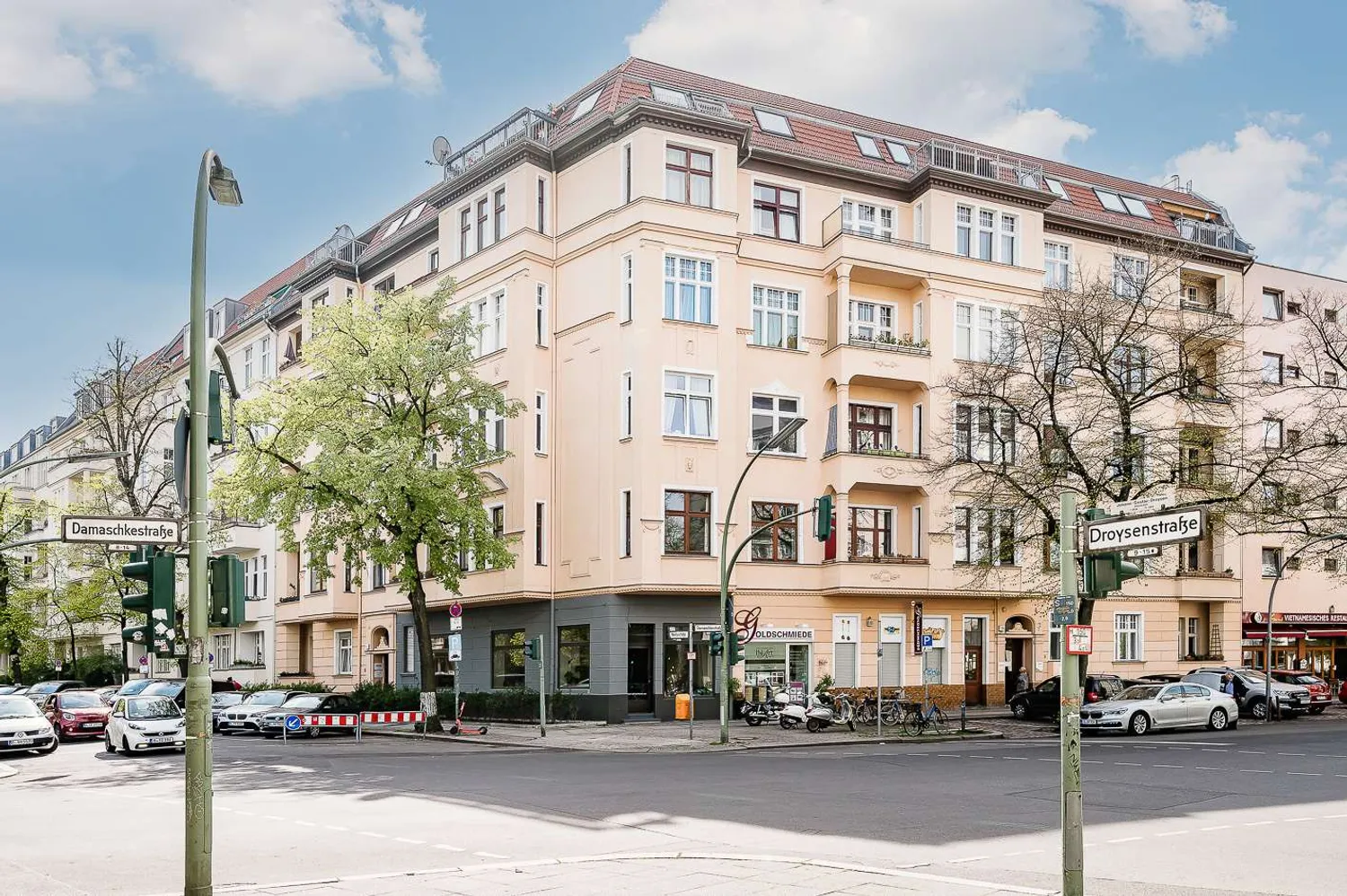 5 Zimmer Wohnung mit 160 m² in Berlin – Bild 1