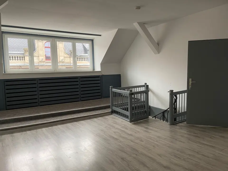 5 Zimmer Wohnung mit 145 m² in Eschwege – Bild 2