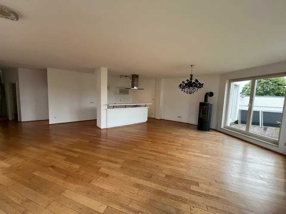 4 Zimmer Wohnung mit 120 m² in Saarbrücken – Bild 1