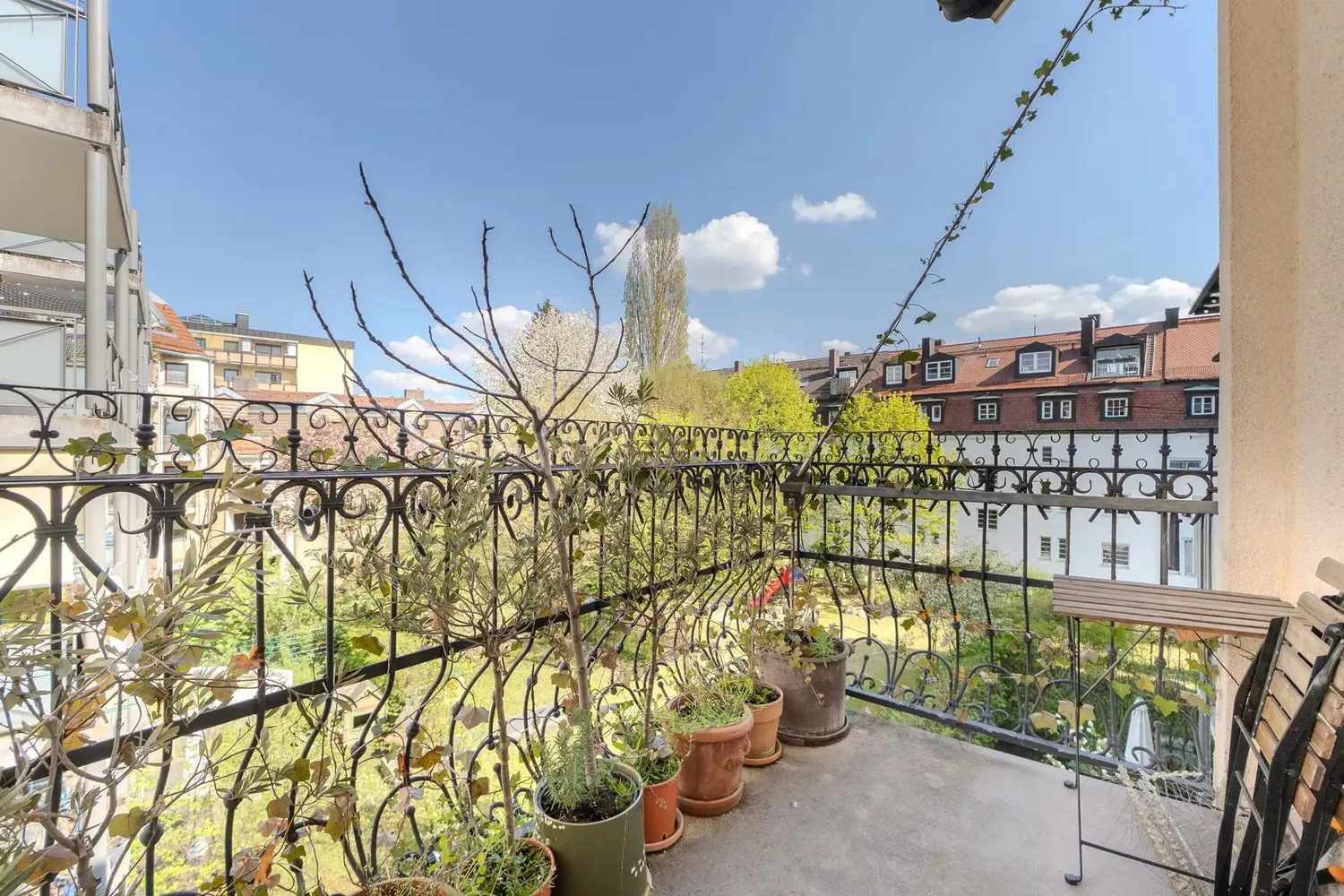 4 Zimmer Wohnung mit 120 m² in München – Bild 1
