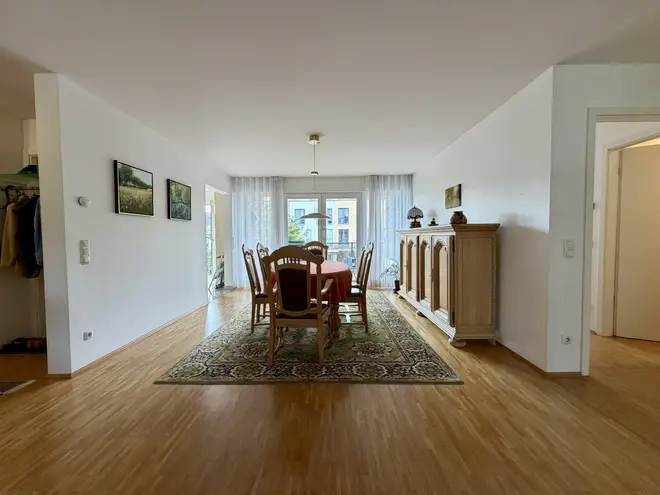 4 Zimmer Wohnung mit 129 m² in Düsseldorf – Bild 2