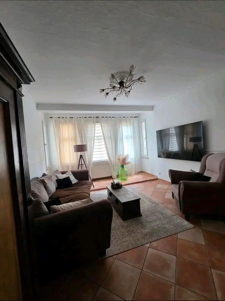 5 Zimmer Wohnung mit 120 m² in Nürnberg – Bild 2