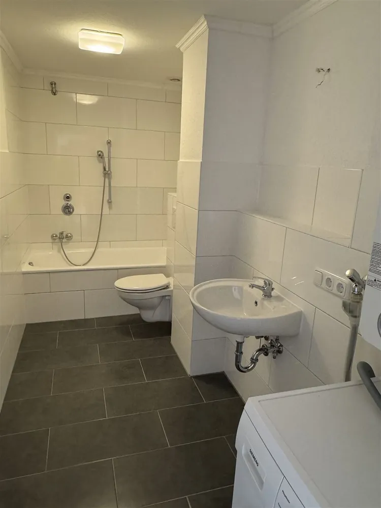 3 Zimmer Wohnung mit 82 m² in Wiesbaden – Bild 3