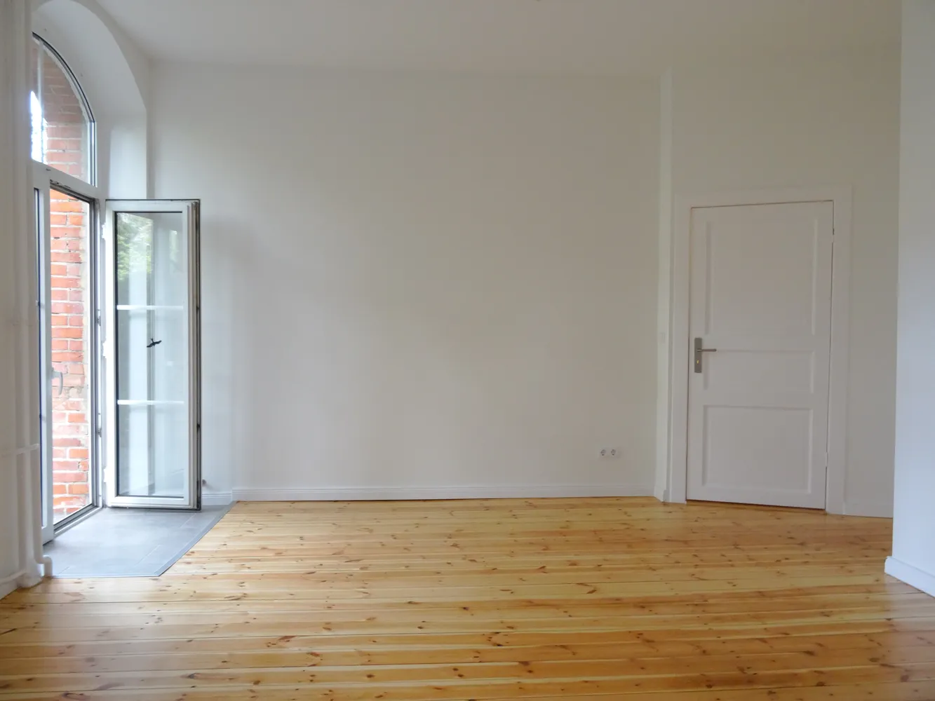 2 Zimmer Wohnung mit 77 m² in Berlin – Bild 2