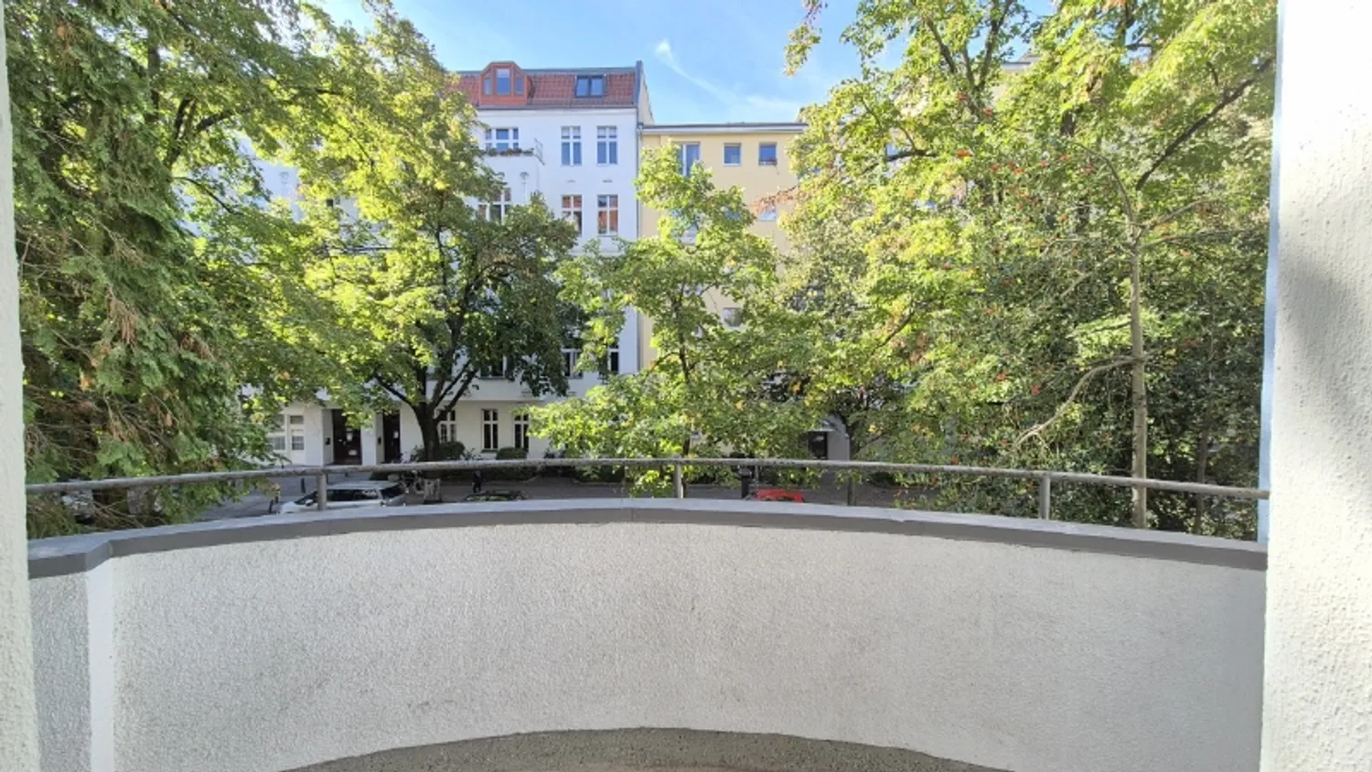 2 Zimmer Wohnung mit 84 m² in Berlin – Bild 1