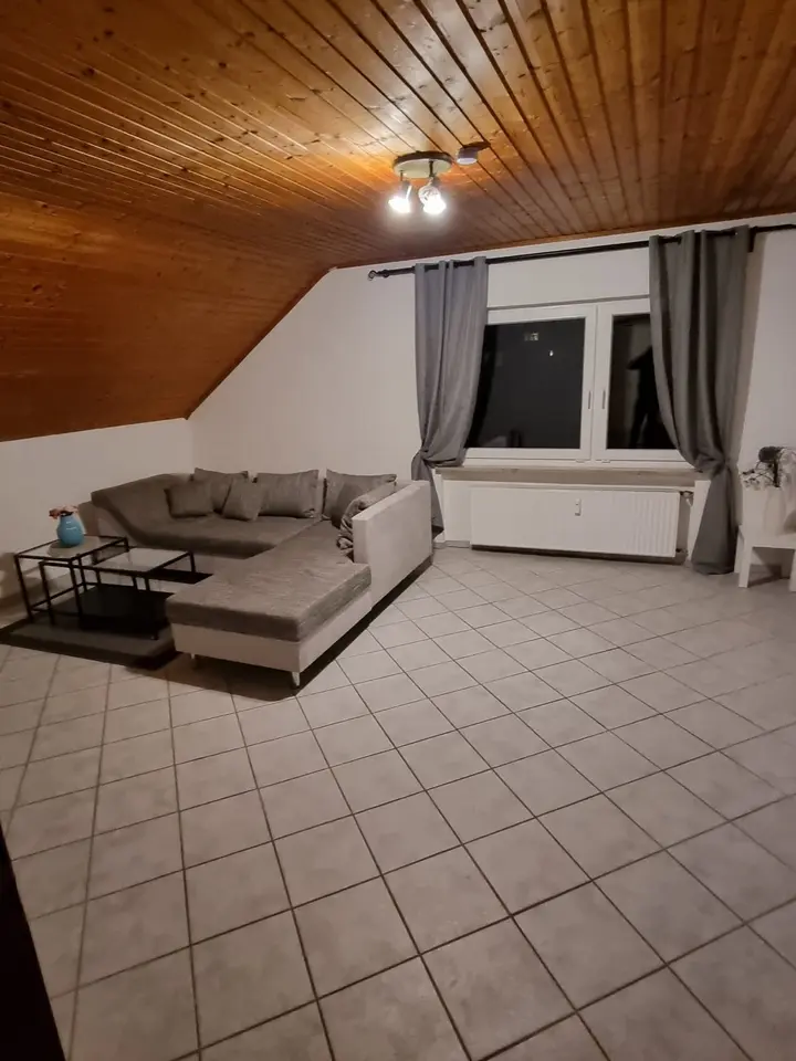 5 Zimmer Wohnung mit 121 m² in Siegen – Bild 2