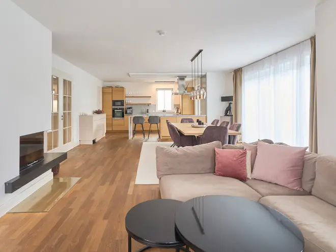 4 Zimmer Wohnung mit 181 m² in München – Bild 2