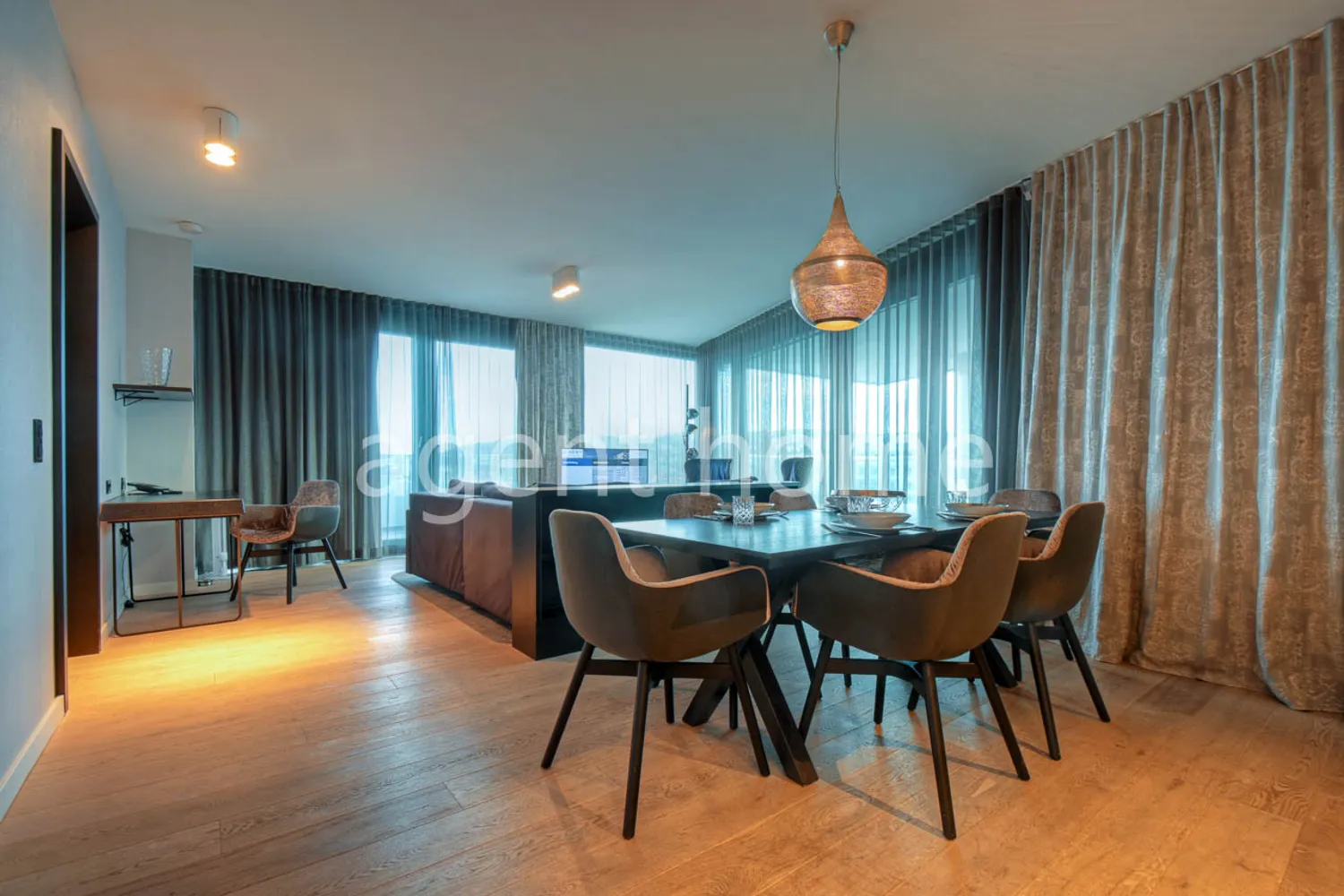 2 Zimmer Wohnung mit 125 m² in Stuttgart – Bild 1