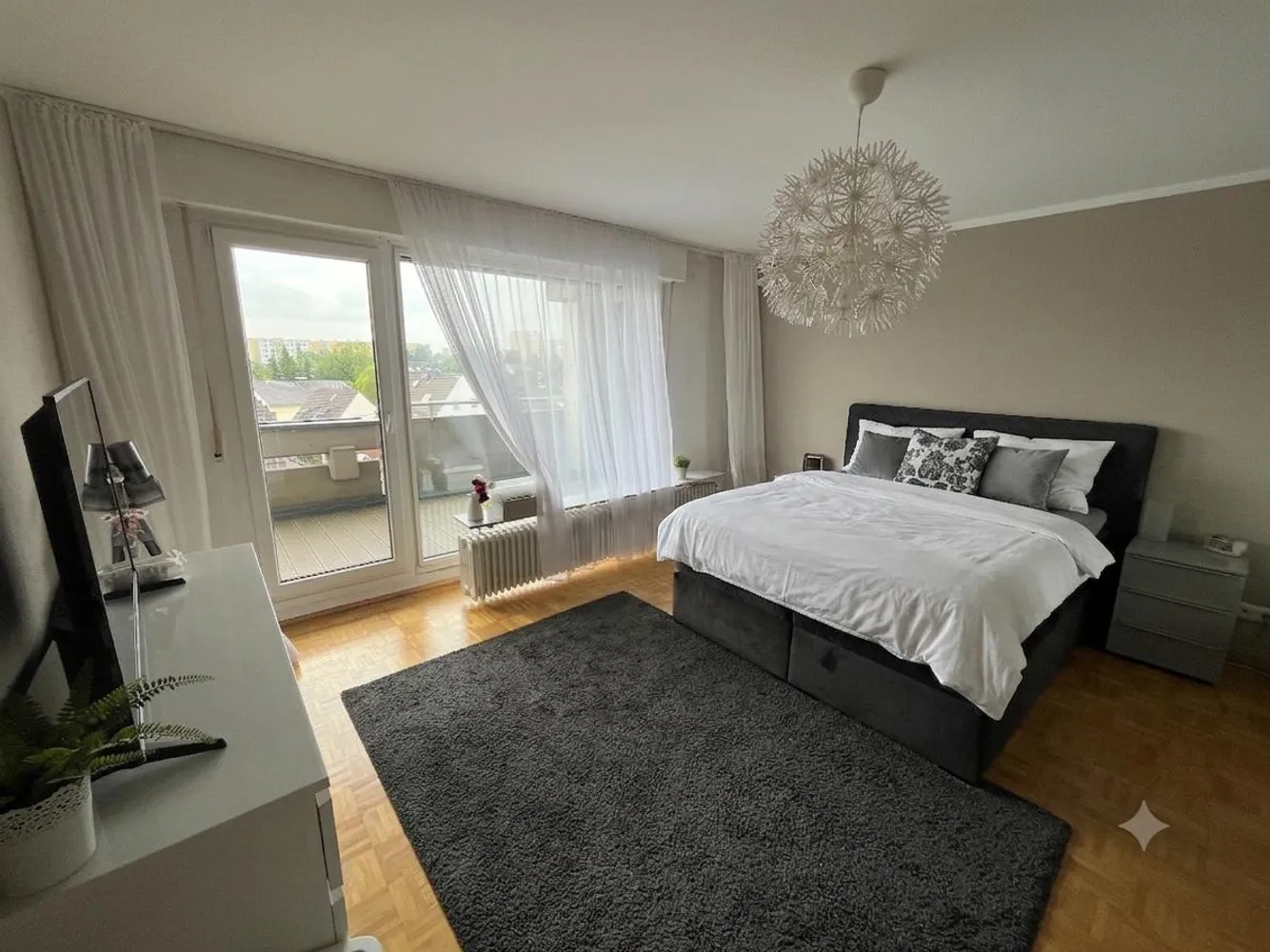 4 Zimmer Wohnung mit 125 m² in Köln – Bild 1
