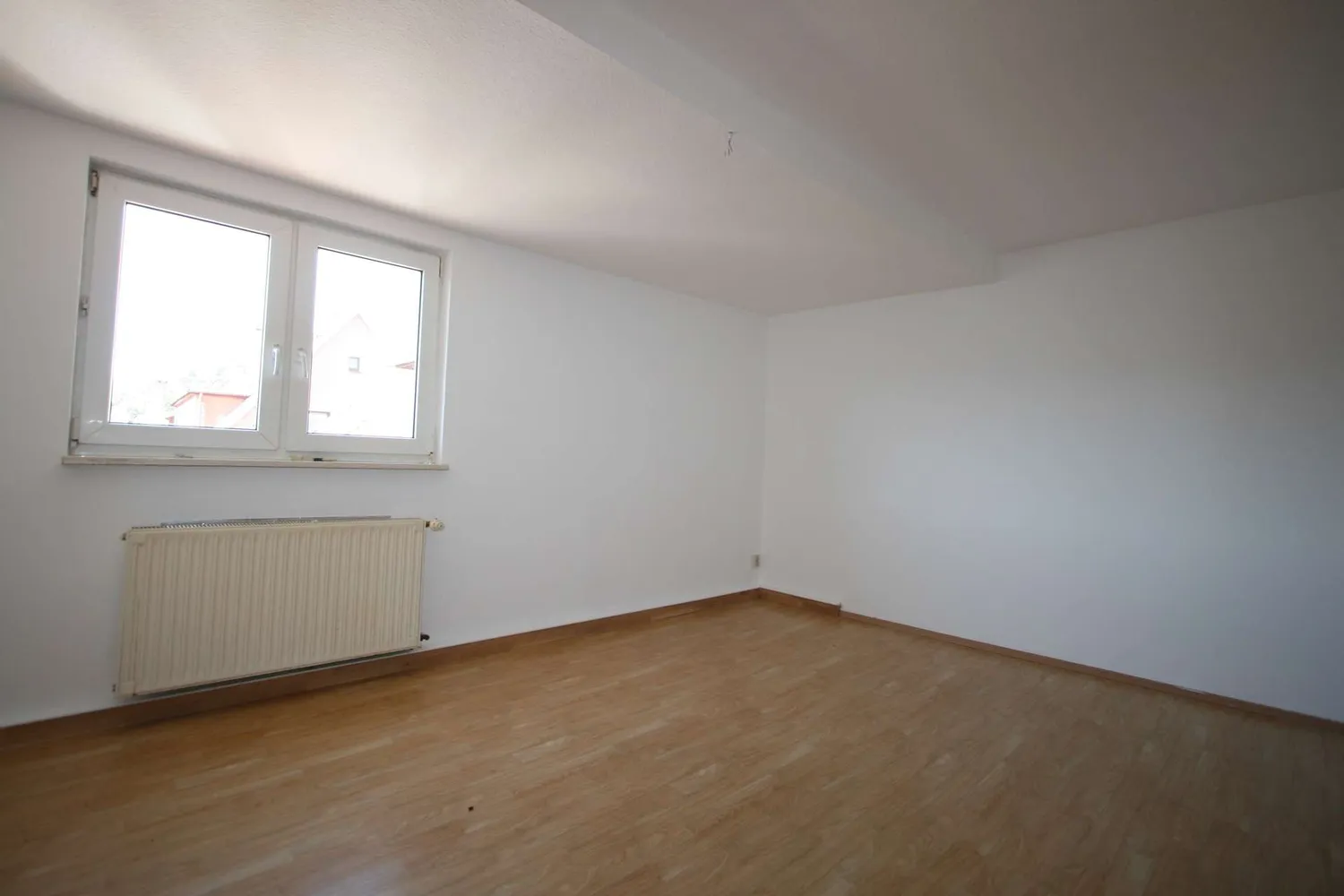 4 Zimmer Wohnung mit 92 m² in Meiningen – Bild 3