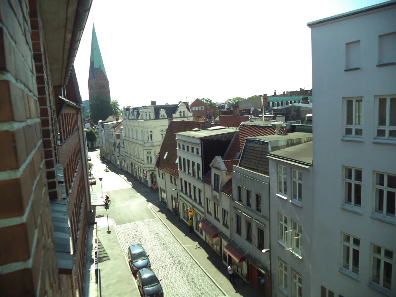 2 Zimmer Wohnung mit 65 m² in Lübeck – Bild 2