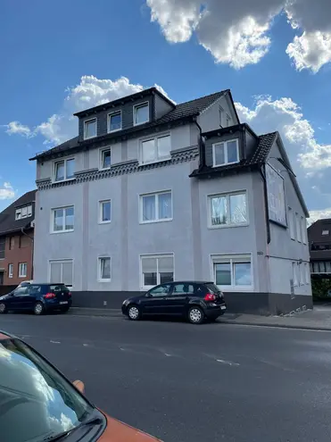 4 Zimmer Wohnung mit 105 m² in Köln – Bild 1