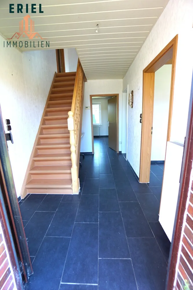 8 room house with 205 m² in Aurich – Photo 10