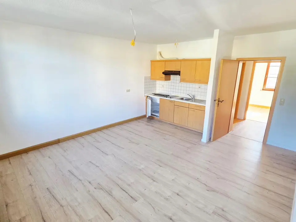 2 Zimmer Wohnung mit 40 m² in Werdau – Bild 2