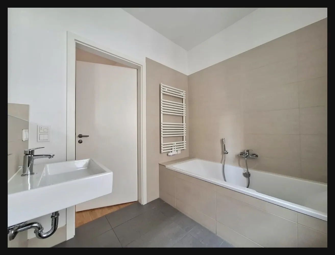 5 Zimmer Wohnung mit 140 m² in Leipzig – Bild 1