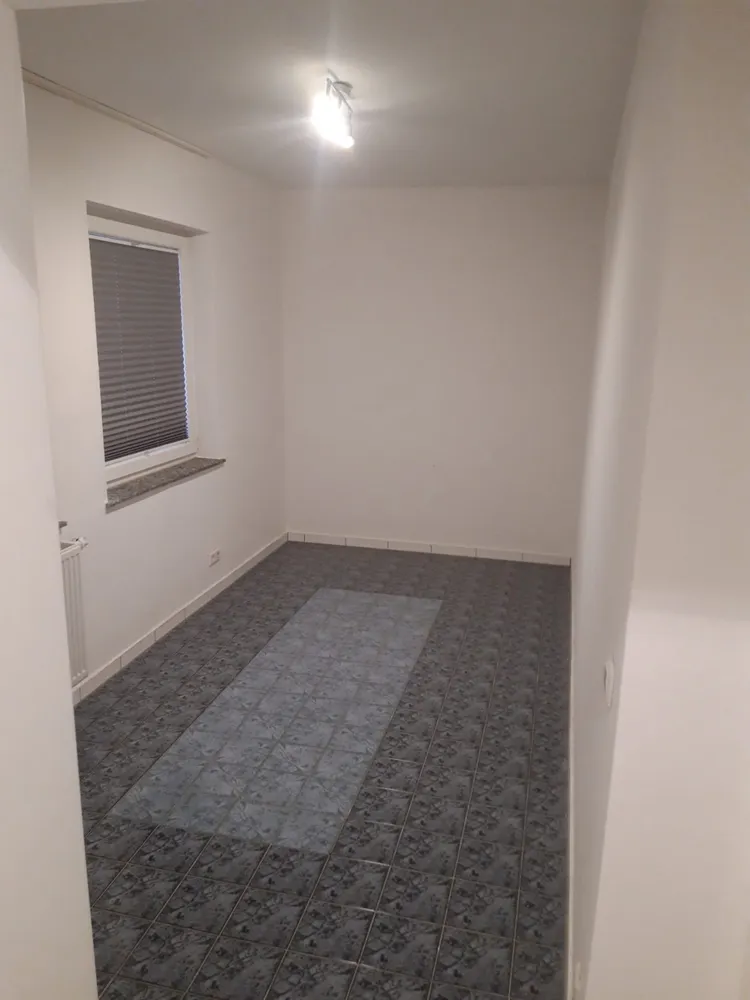 8 Zimmer Wohnung mit 210 m² in Stuttgart – Bild 3