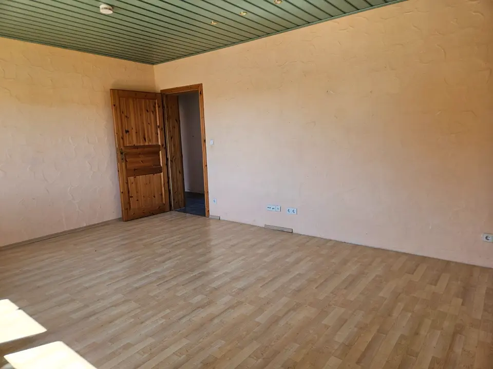 6 Zimmer Wohnung mit 140 m² in Sonneberg – Bild 9