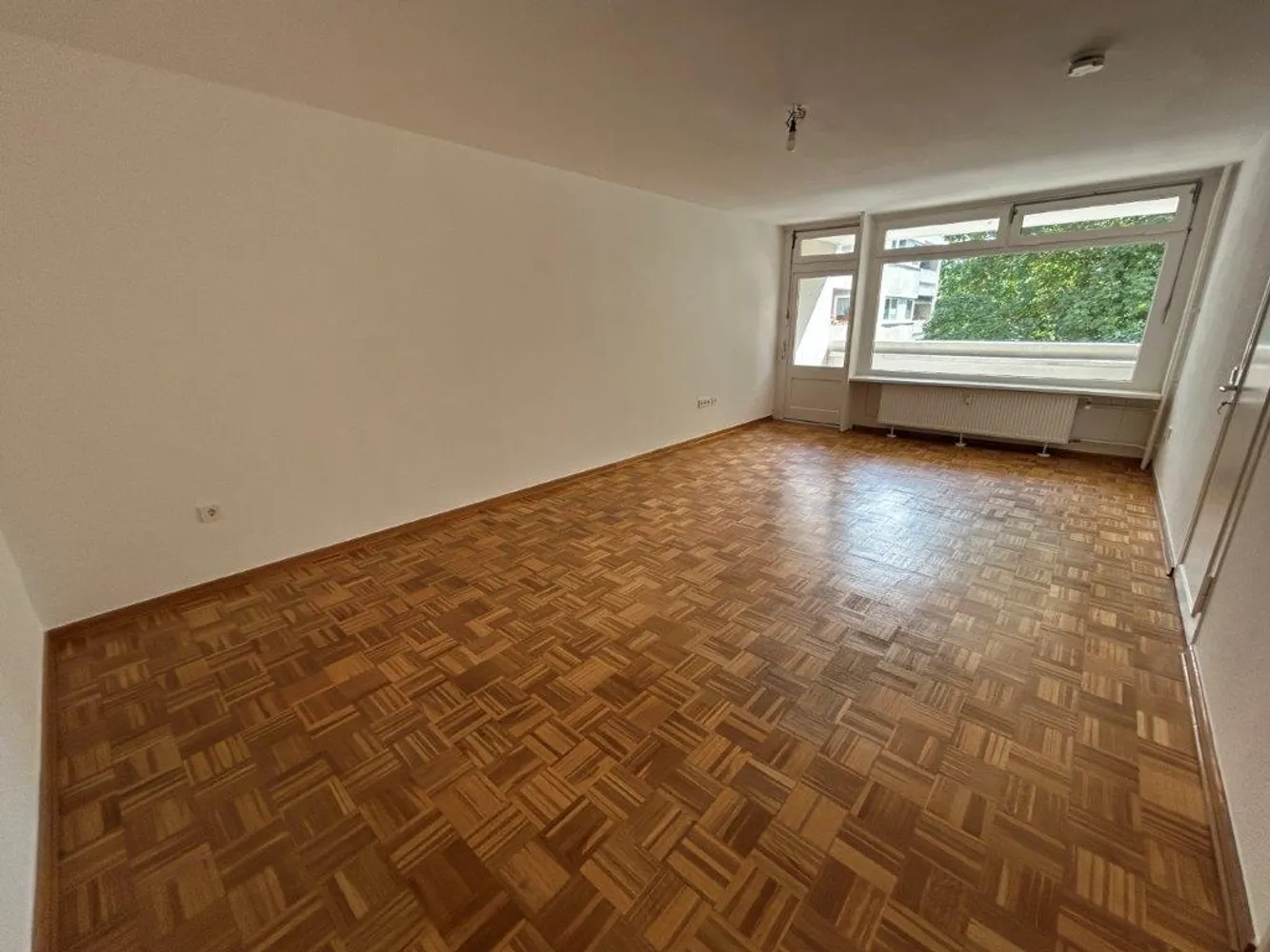 2 Zimmer Wohnung mit 85 m² in Berlin – Bild 4