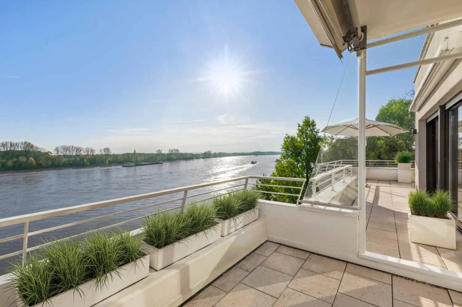 4 Zimmer Wohnung mit 160 m² in Köln – Bild 1