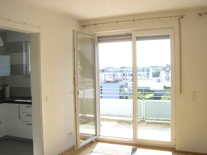4 Zimmer Wohnung mit 93 m² in Düsseldorf – Bild 2