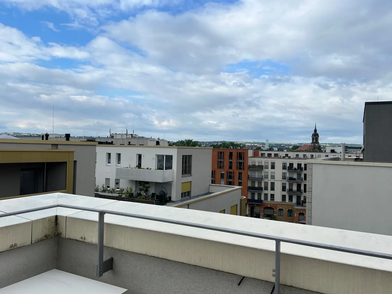 2 Zimmer Wohnung mit 102 m² in Dresden – Bild 12