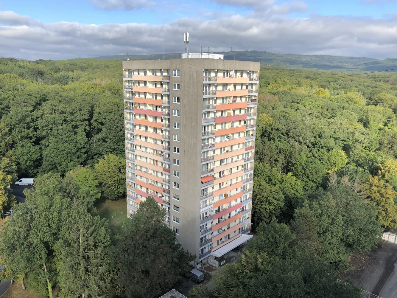 2 Zimmer Wohnung mit 64 m² in Wiesbaden – Bild 2