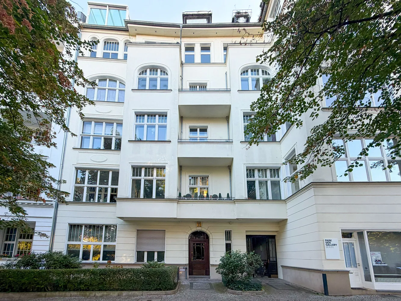 3 Zimmer Wohnung mit 240 m² in Berlin – Bild 1