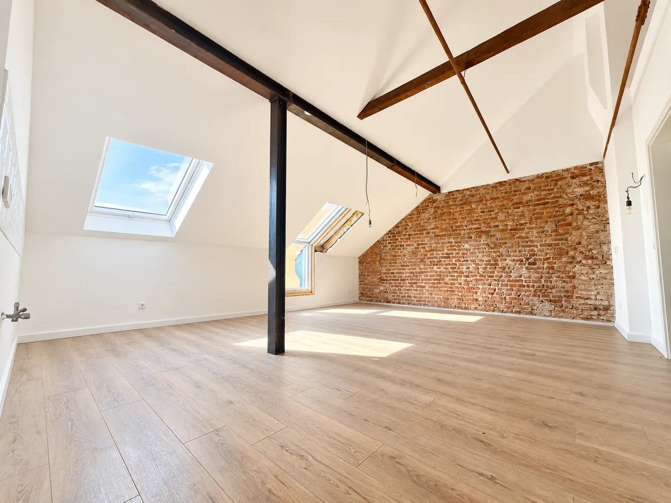 4 Zimmer Wohnung mit 85 m² in Düsseldorf – Bild 1