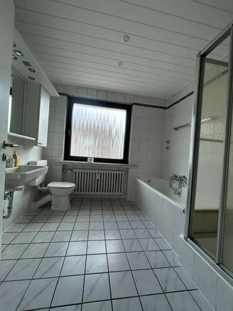3 Zimmer Wohnung mit 105 m² in Duisburg – Bild 4
