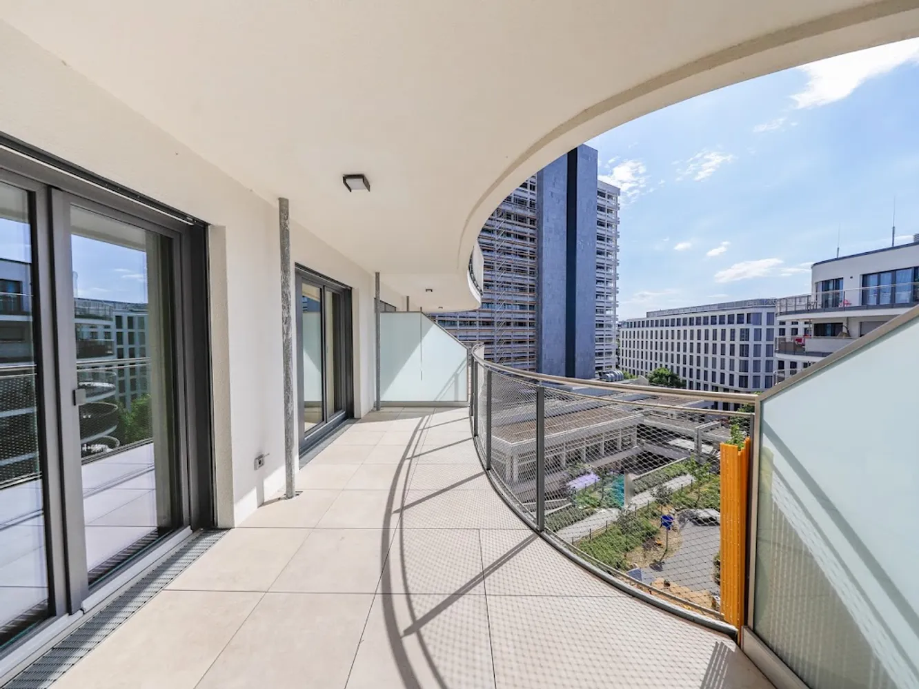 2 Zimmer Wohnung mit 73 m² in Berlin – Bild 1