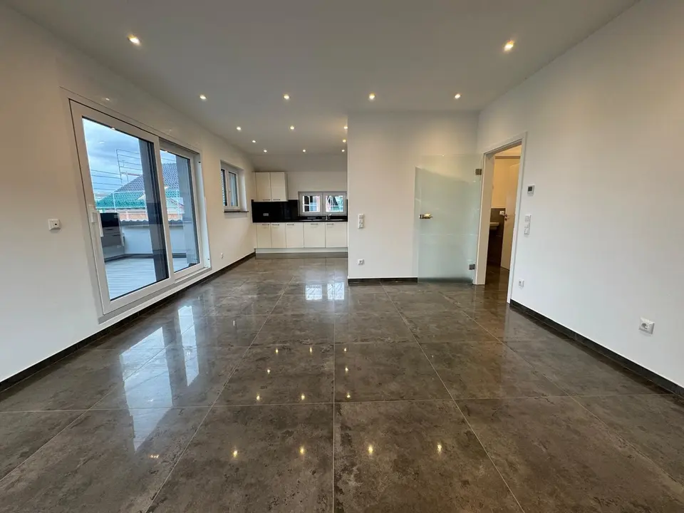 9 Zimmer Wohnung mit 235 m² in Aschaffenburg – Bild 1